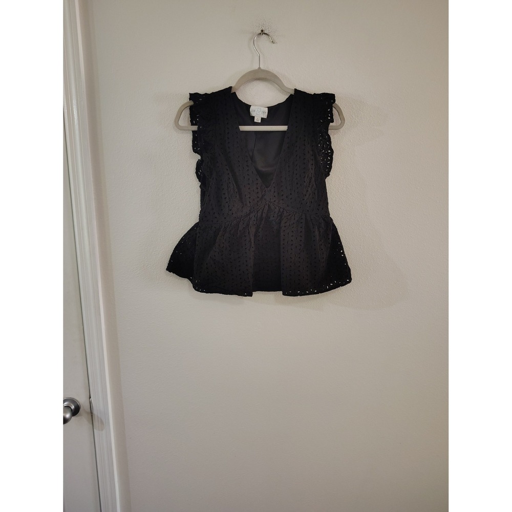 Jun & Ivy Black Eyelet Lace Peplum Top V-Neck Ruffle Sleeveless Blouse Large